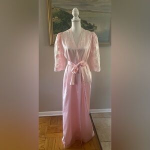Vintage Natori Saks Fifth Ave Pink Satin Robe Puff Sleeves Lace Silky One Size